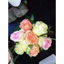 Montage de rose pastel